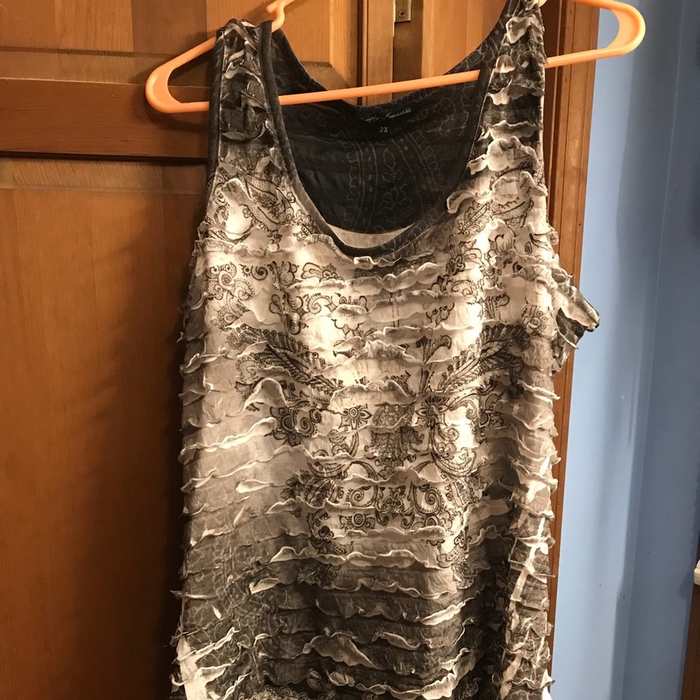 Tank with pretty design